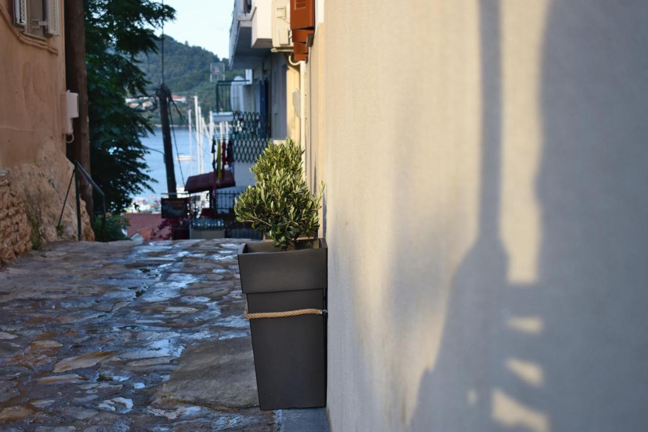 Voula'S House Hotel Skiathos Exterior photo